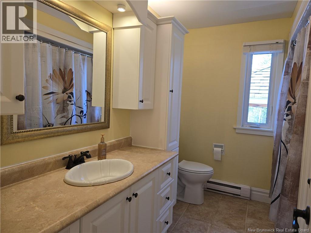 429 Acadie, Beresford, New Brunswick  E8K 2C6 - Photo 28 - NB138792