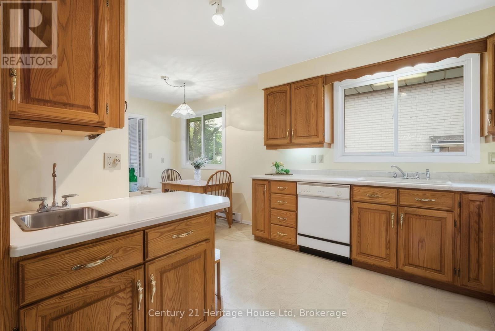 49 Vanier Drive, Guelph, Ontario  N1G 2K9 - Photo 12 - X13144428