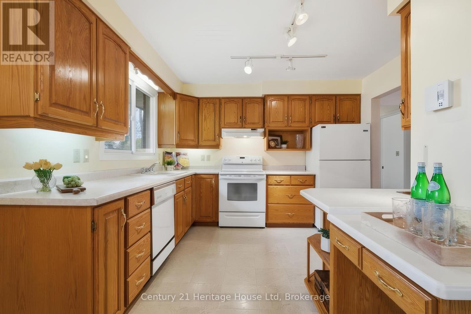 49 Vanier Drive, Guelph, Ontario  N1G 2K9 - Photo 14 - X13144428