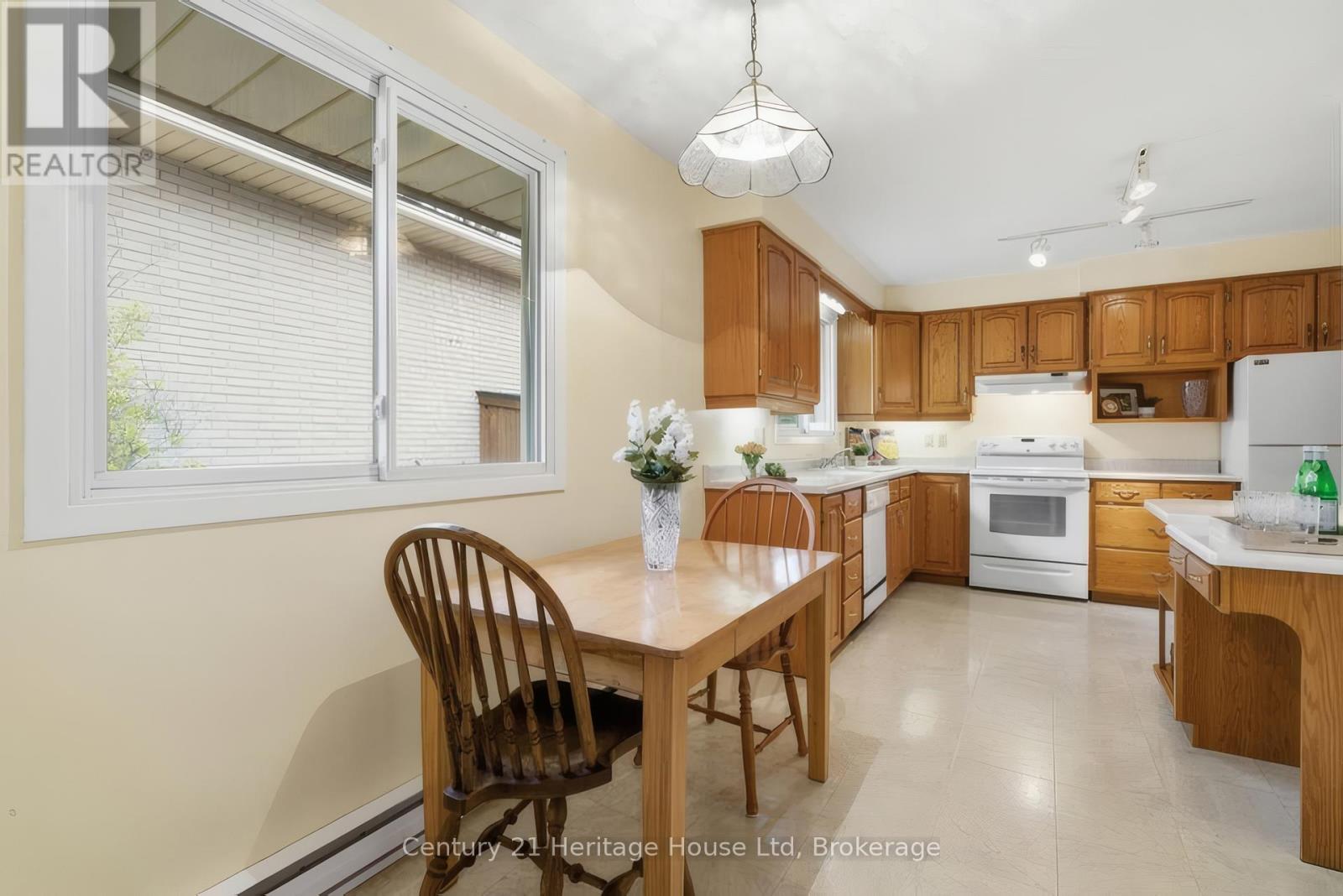 49 Vanier Drive, Guelph, Ontario  N1G 2K9 - Photo 20 - X13144428