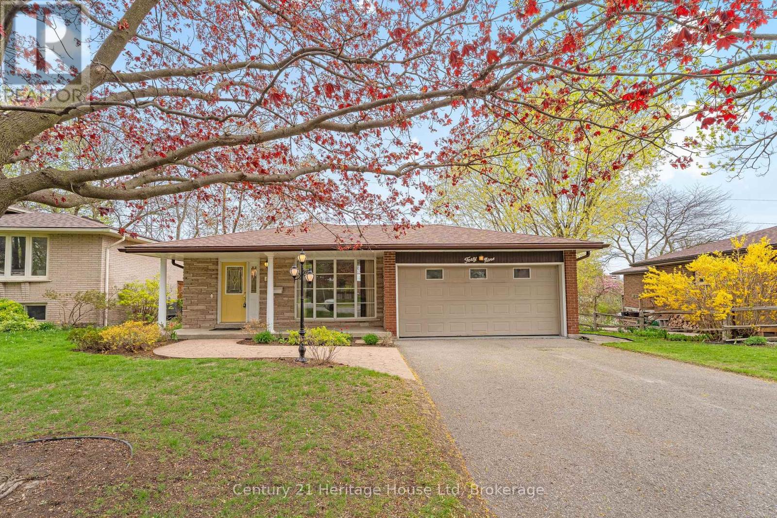 49 Vanier Drive, Guelph, Ontario  N1G 2K9 - Photo 3 - X13144428