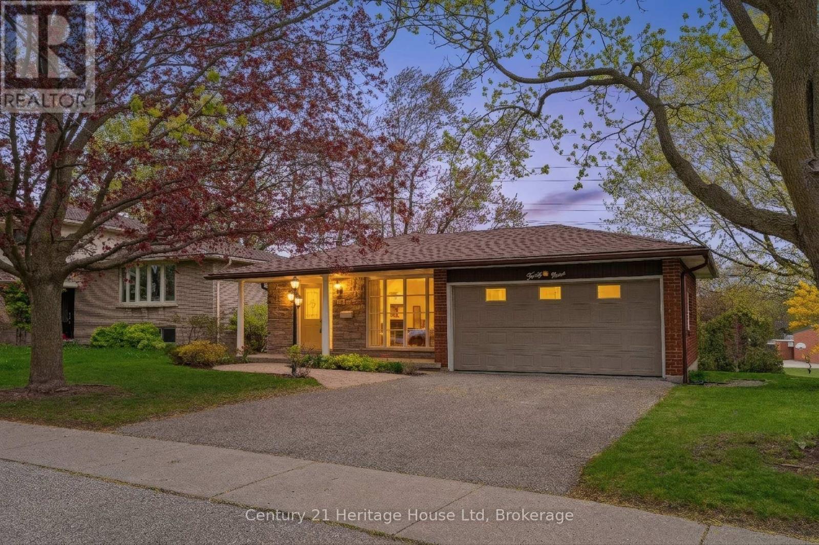 49 Vanier Drive, Guelph, Ontario  N1G 2K9 - Photo 7 - X13144428