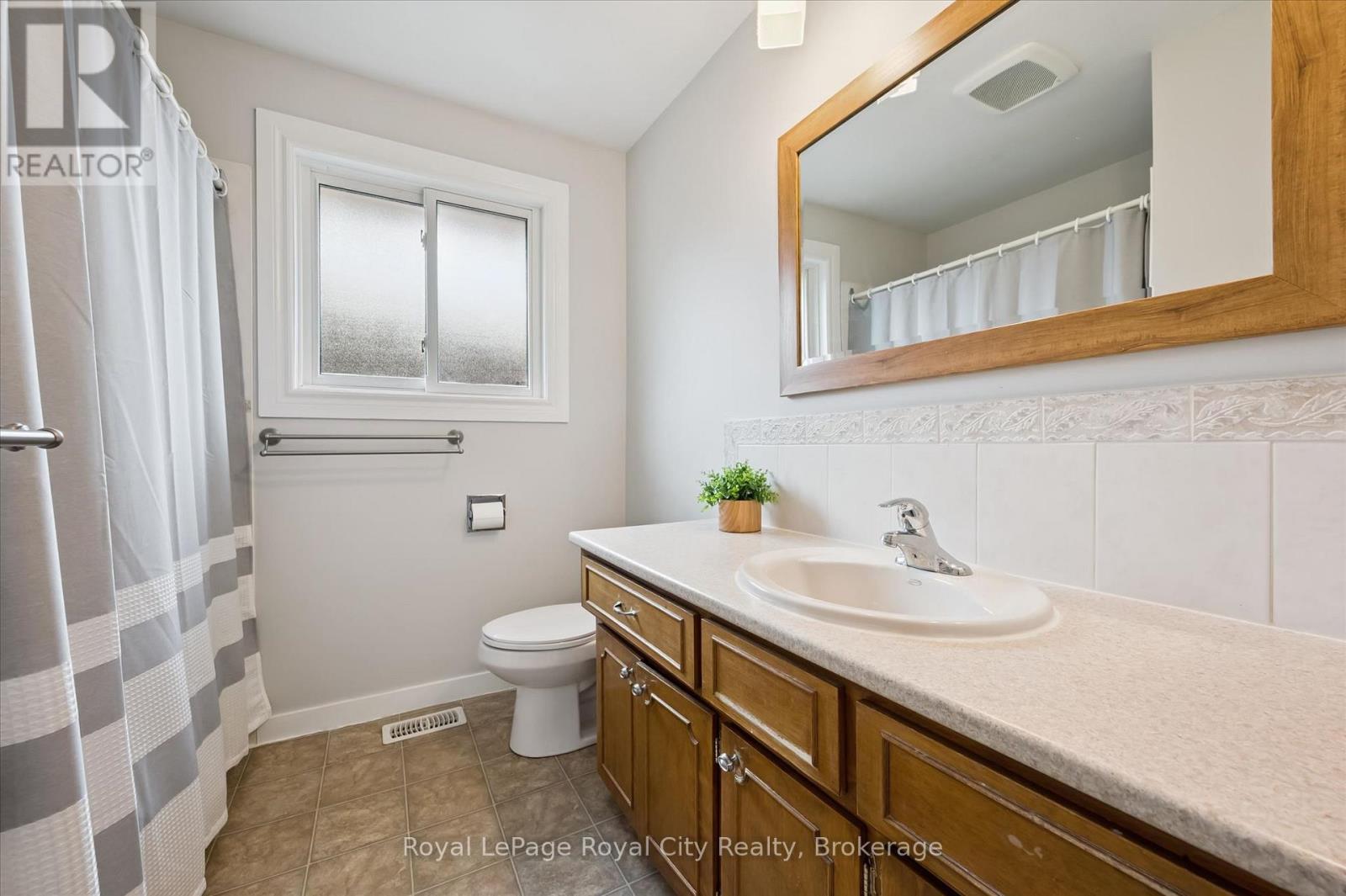 637 Cedargrove Place, Waterloo, Ontario  N2L 4Y8 - Photo 21 - X13144542