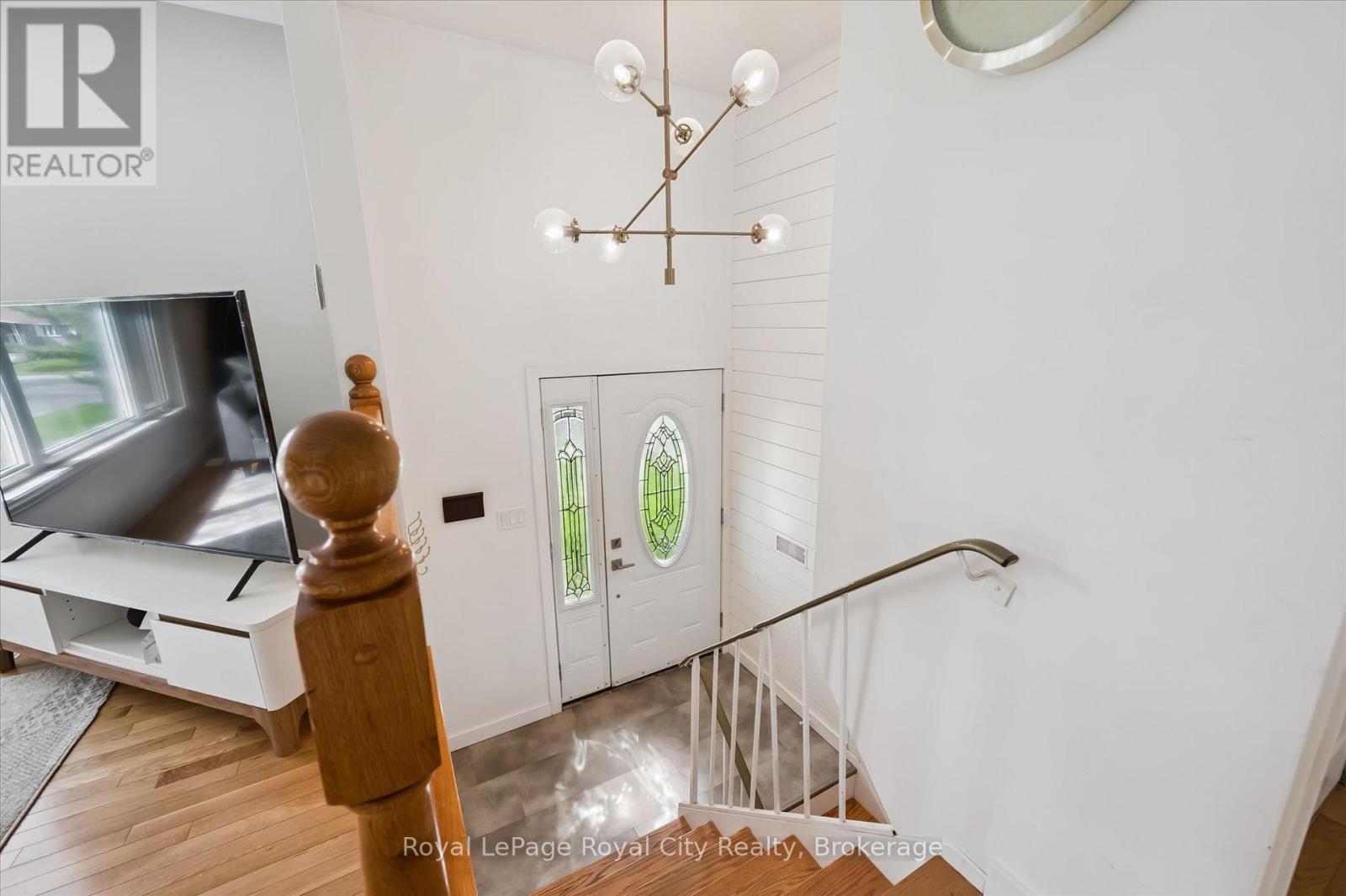 637 Cedargrove Place, Waterloo, Ontario  N2L 4Y8 - Photo 4 - X13144542