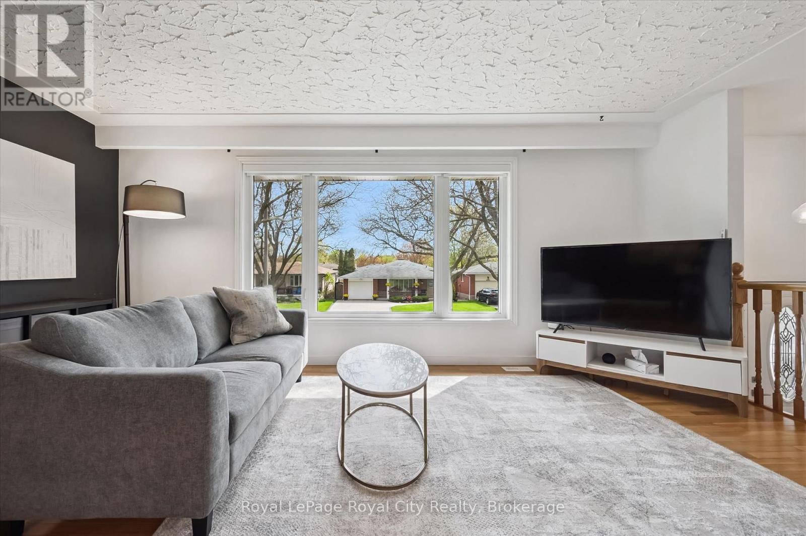 637 Cedargrove Place, Waterloo, Ontario  N2L 4Y8 - Photo 7 - X13144542