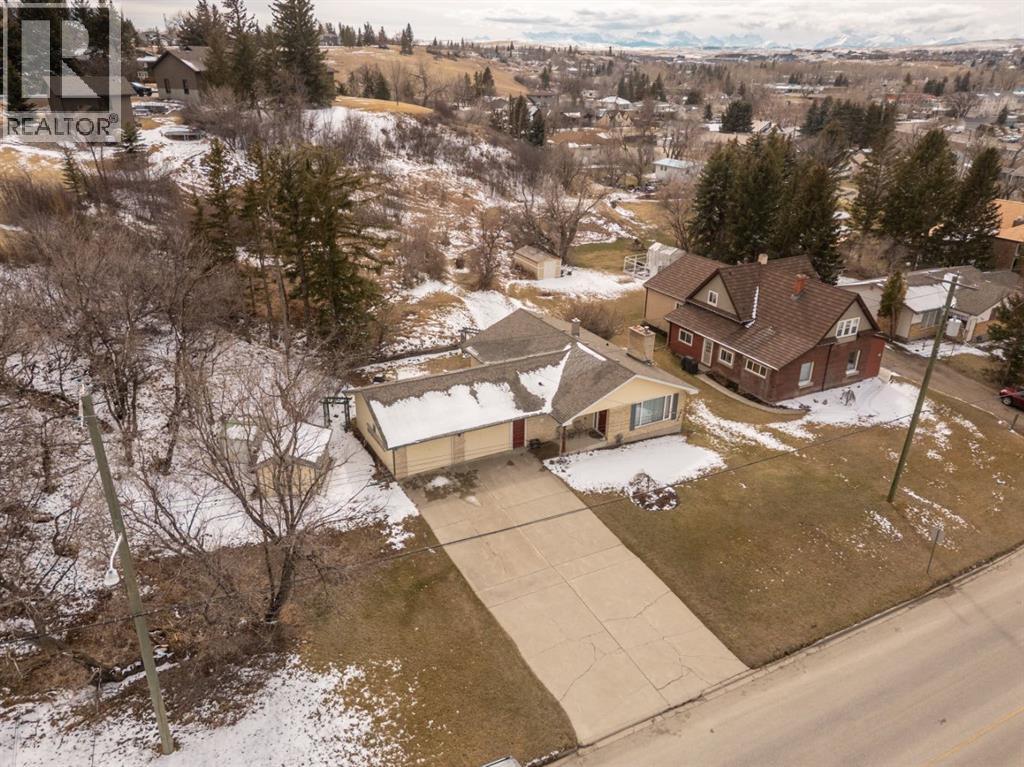 240 3 Avenue E, Cardston, Alberta  T0K 0K0 - Photo 38 - A2296958
