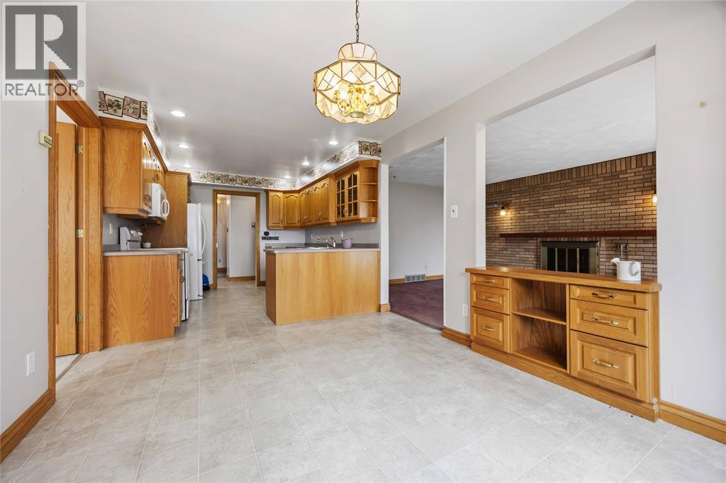 2088 Lakeshore Road, Sarnia, Ontario  N7T 7H6 - Photo 14 - 26011142