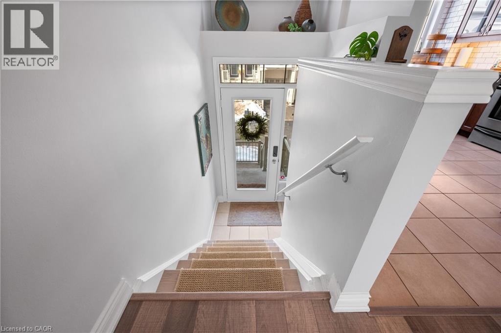 2458 Scholars Common, Burlington, Ontario  L7P 2W2 - Photo 3 - 40822633