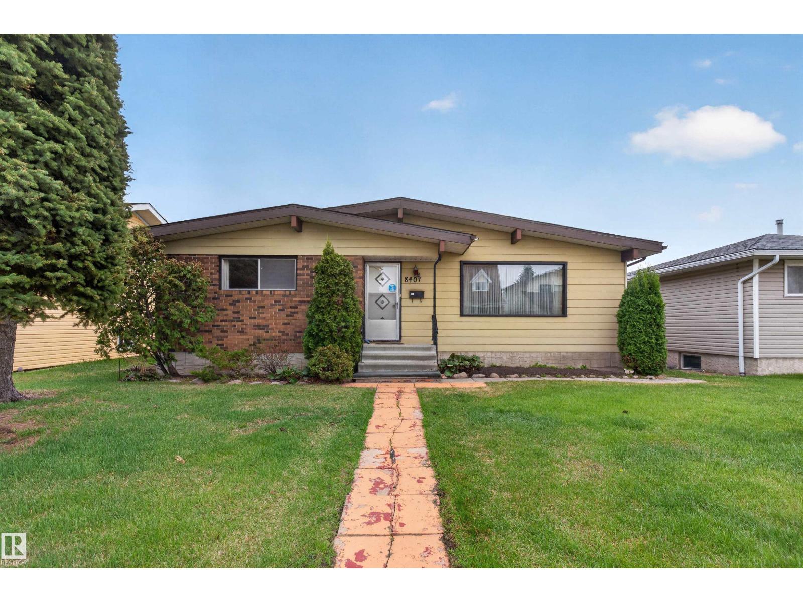 8407 150 AV NW, edmonton, Alberta