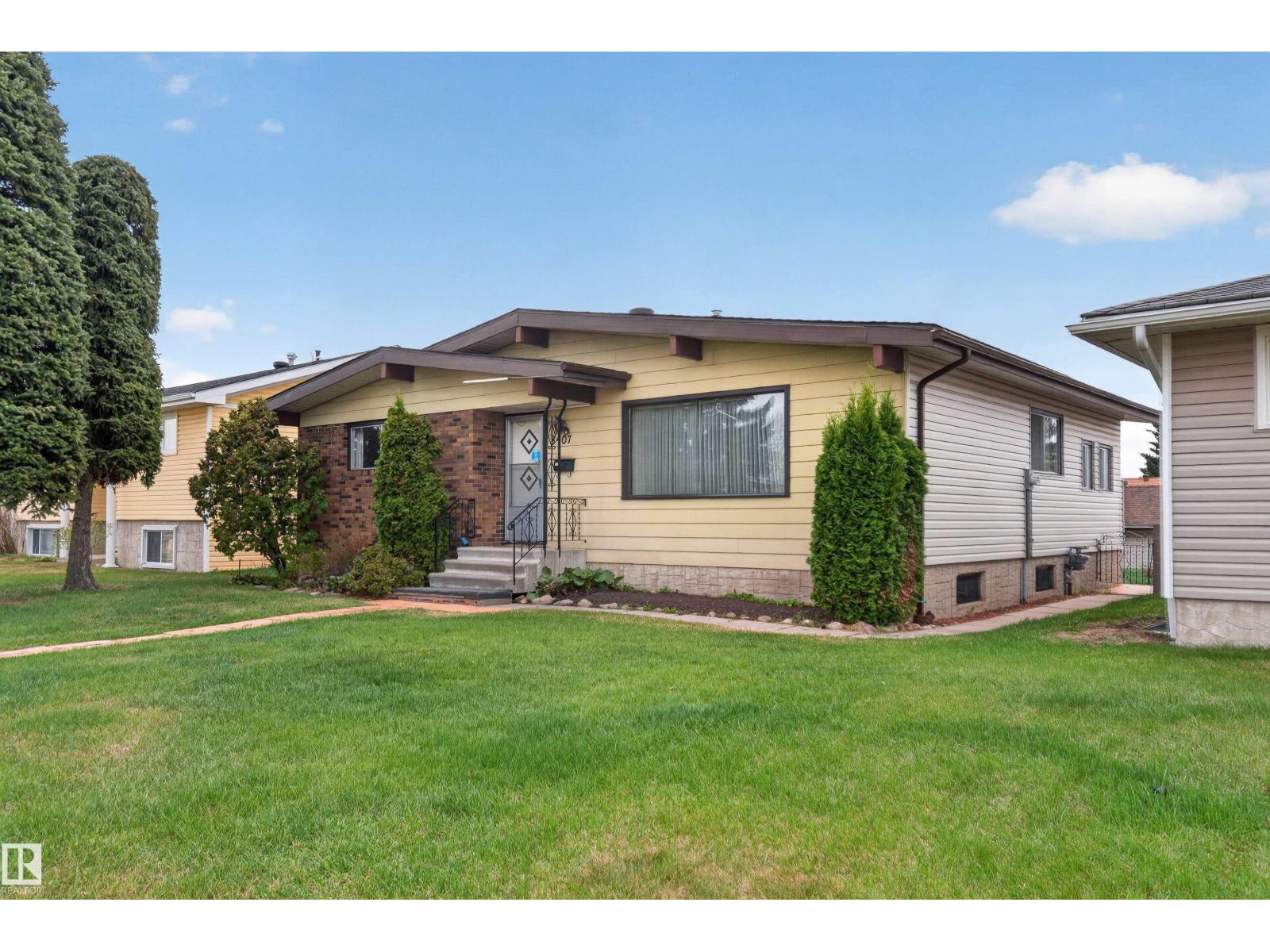 8407 150 Av Nw, Edmonton, Alberta  T5E 1B9 - Photo 2 - E4488571