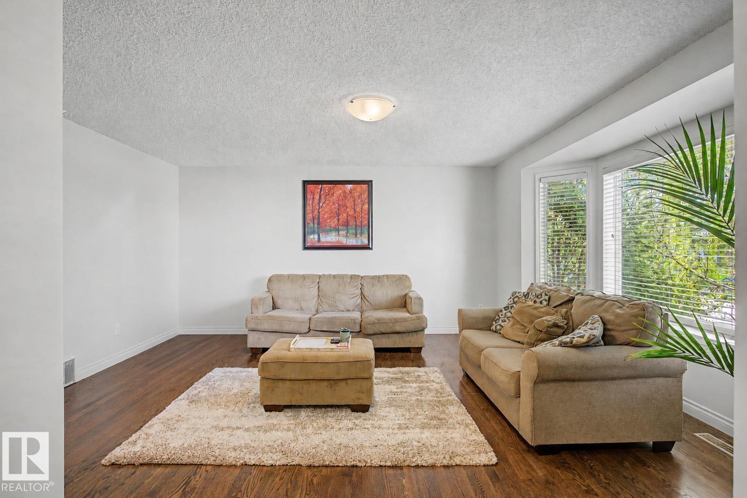 16211 55a St Nw, Edmonton, Alberta  T5Y 2V1 - Photo 2 - E4488572
