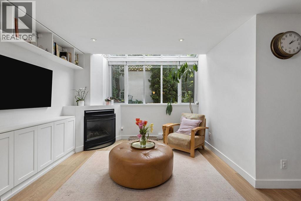 2 1949 W 8th Avenue, Vancouver, British Columbia  V6J 1W2 - Photo 3 - R3124752