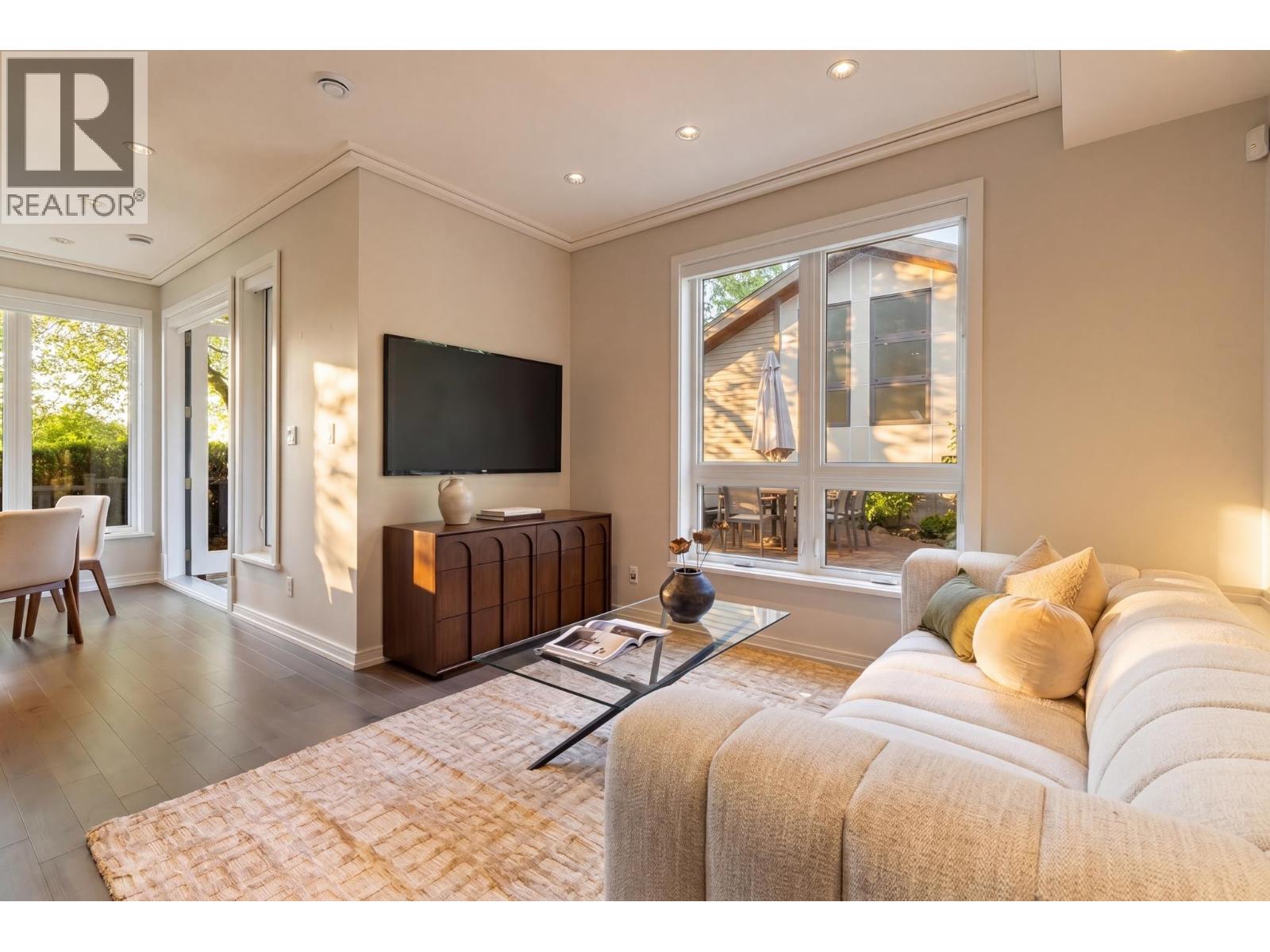 1133 Templeton Drive, Vancouver, British Columbia  V5L 4N9 - Photo 6 - R3124767