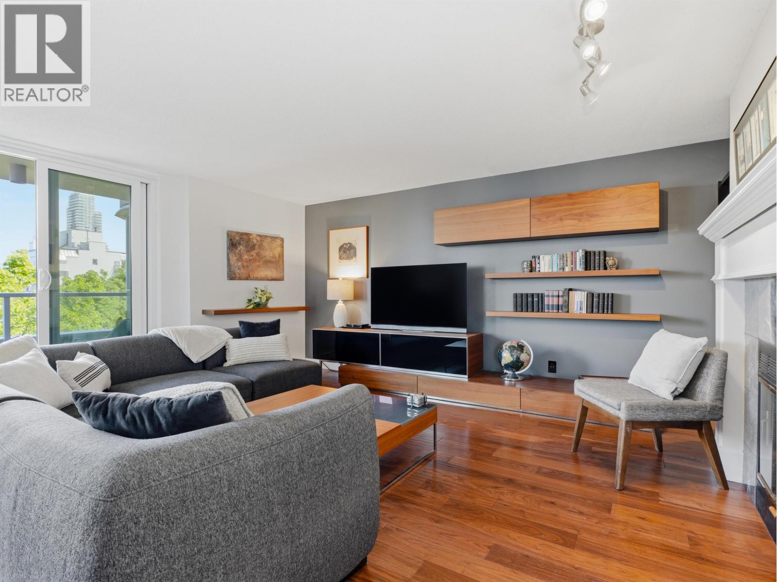 901 1566 W 13th Avenue, Vancouver, British Columbia  V6J 2G4 - Photo 2 - R3124773