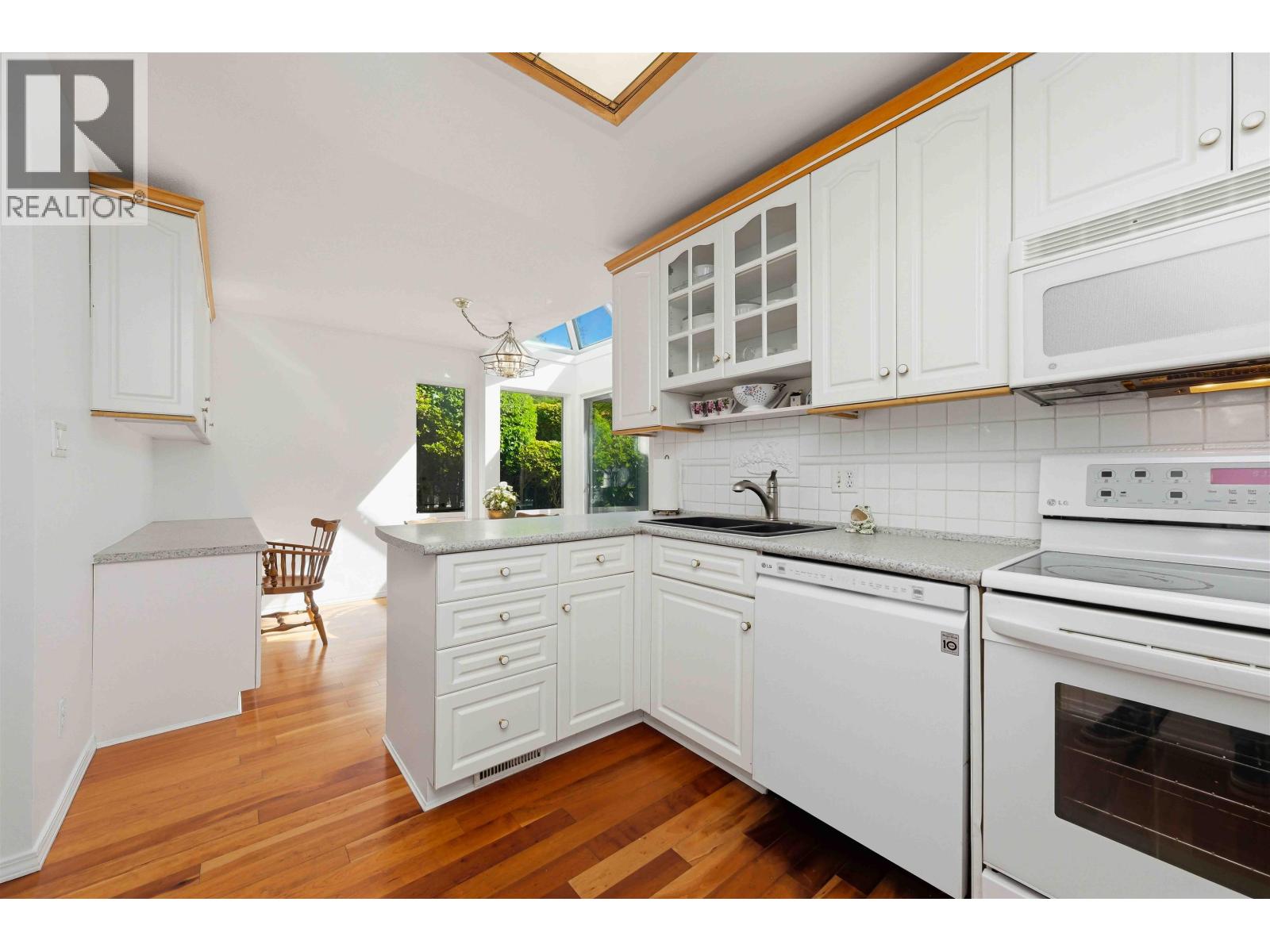 5 1925 Indian River Crescent, North Vancouver, British Columbia  V7G 2P7 - Photo 8 - R3124779