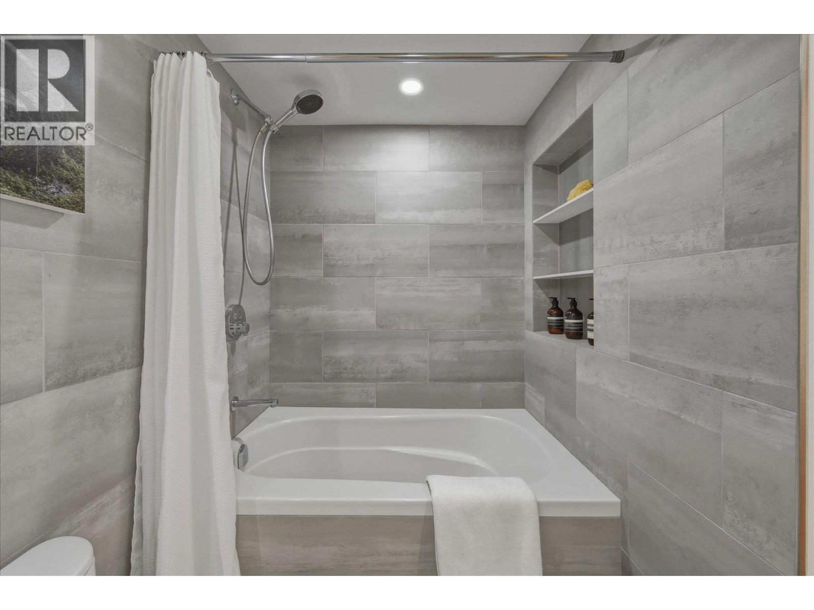 5 4644 Blackcomb Way, Whistler, British Columbia  V8E 0H2 - Photo 25 - R3124796