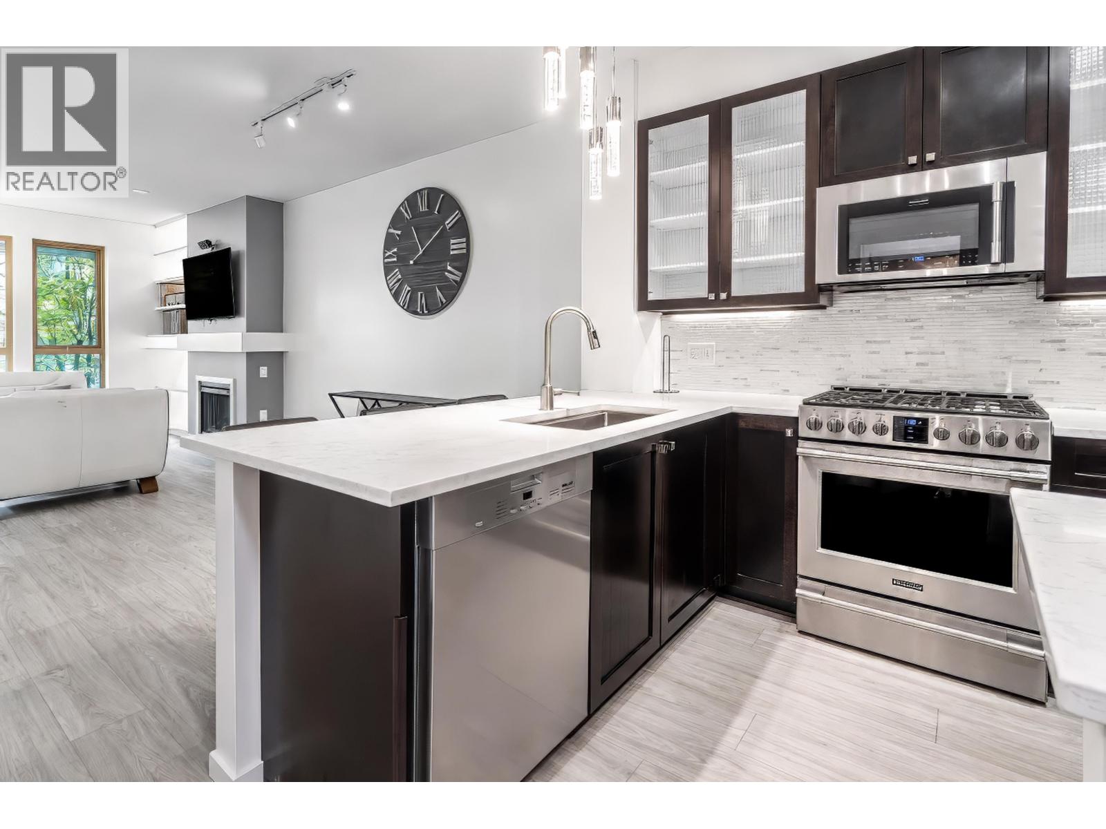 424 801 Klahanie Drive, Port Moody, British Columbia  V3H 5K4 - Photo 5 - R3124814