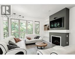 424 801 KLAHANIE DRIVE, Port Moody, British Columbia