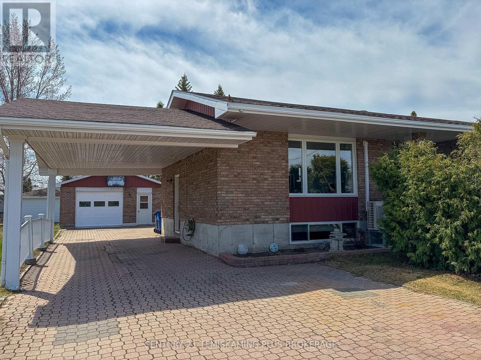 45 Twelfth Street E, Armstrong, Ontario  P0J 1E0 - Photo 3 - T13144480