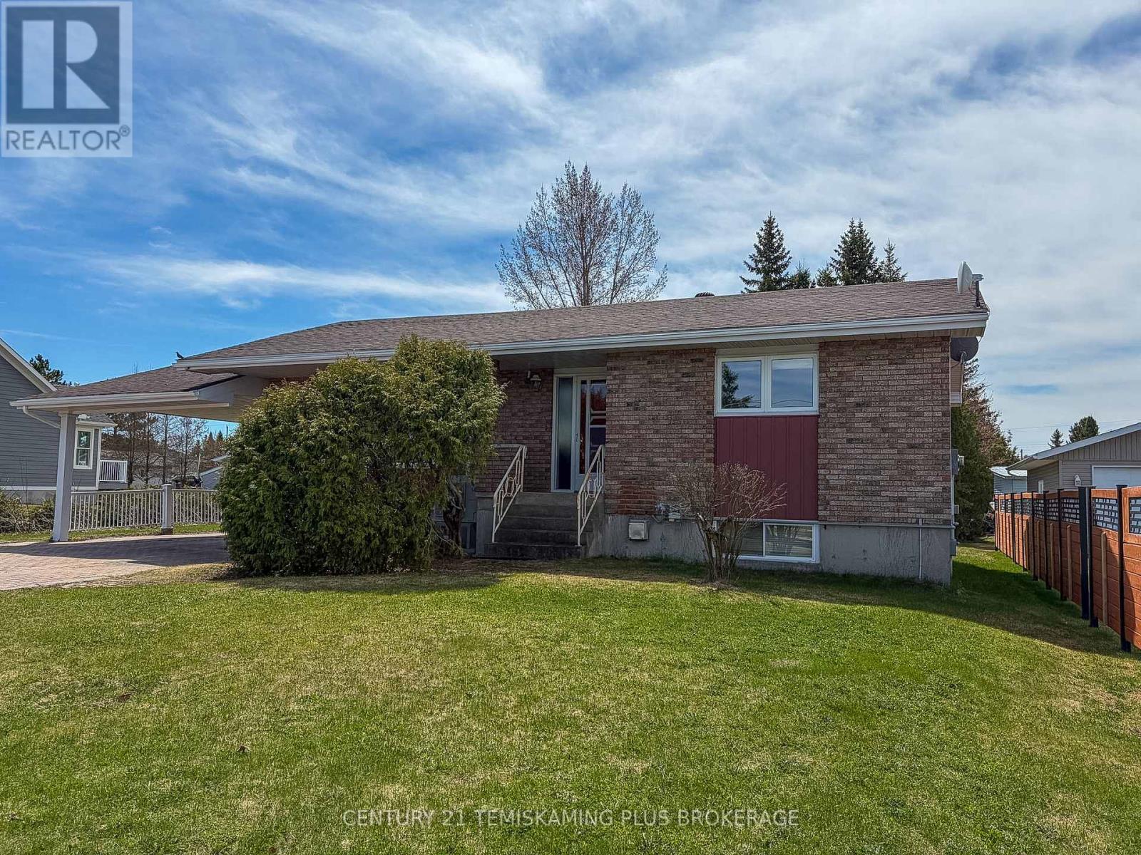 45 Twelfth Street E, Armstrong, Ontario  P0J 1E0 - Photo 4 - T13144480