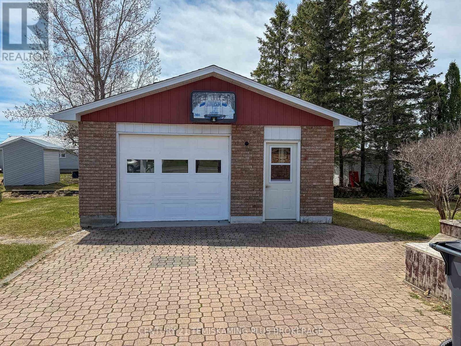 45 Twelfth Street E, Armstrong, Ontario  P0J 1E0 - Photo 6 - T13144480