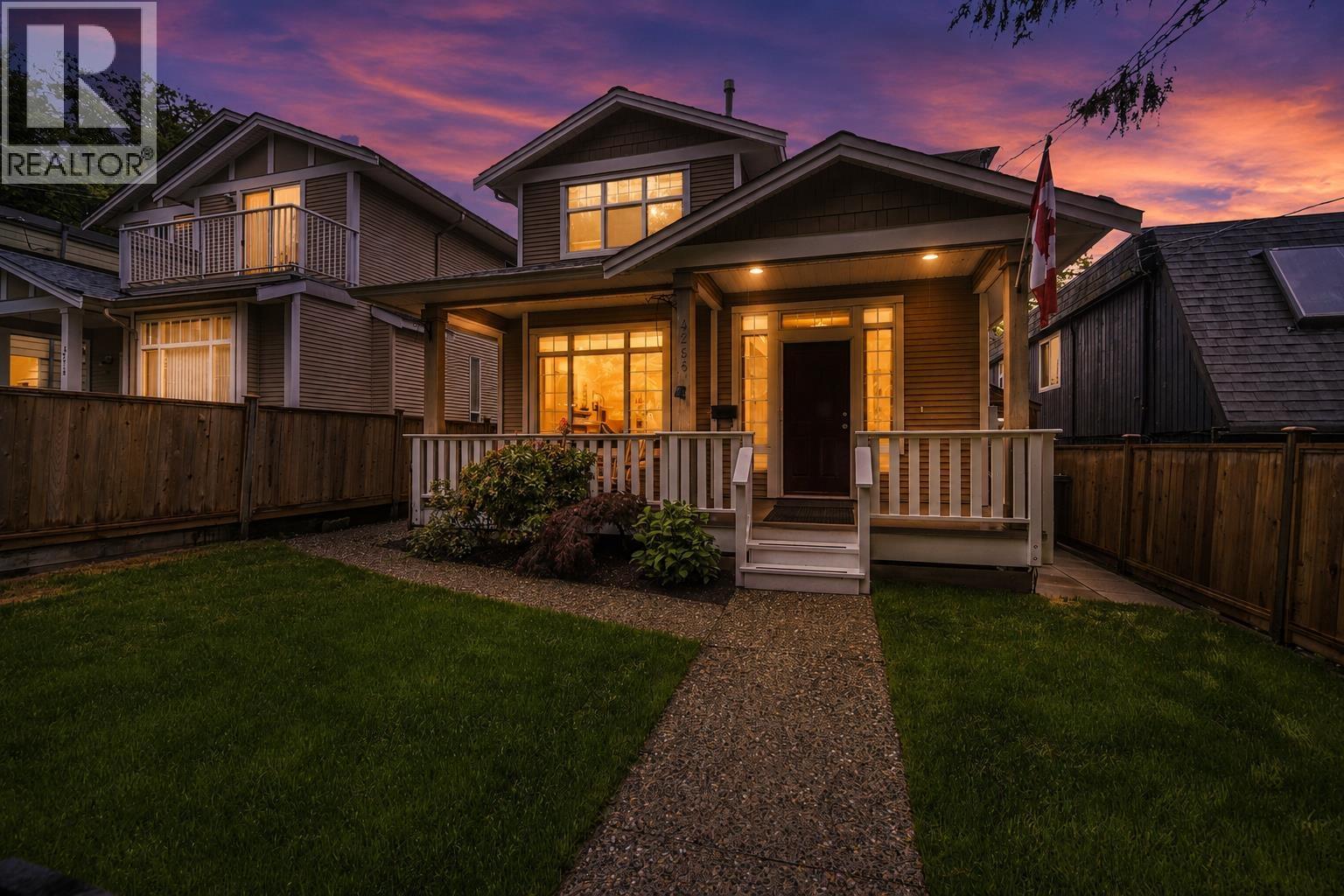 4268 Hoskins Road, North Vancouver, British Columbia  V7K 2P6 - Photo 2 - R3124792