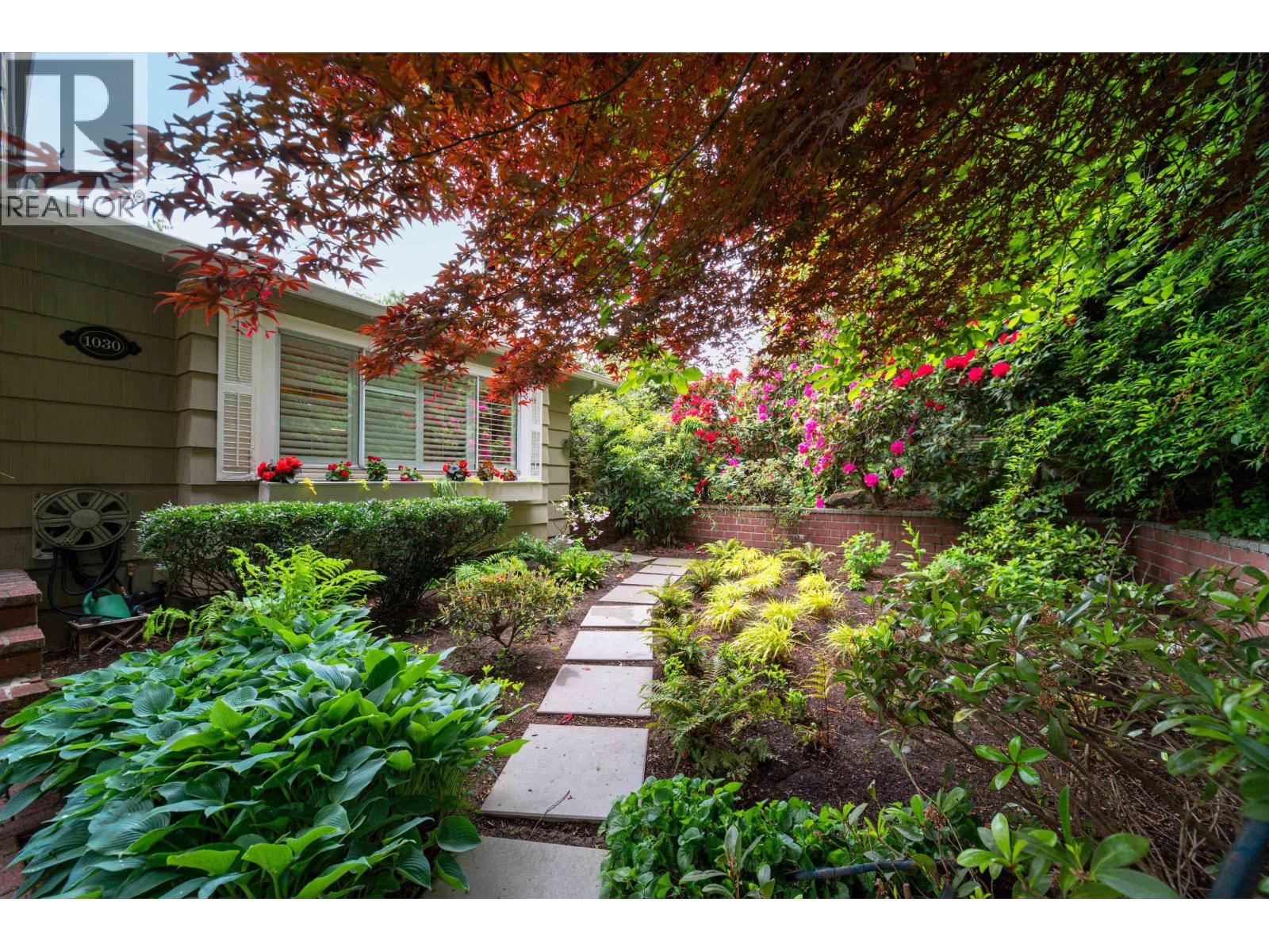1030 Mathers Avenue, West Vancouver, British Columbia  V7T 2G2 - Photo 3 - R3124800