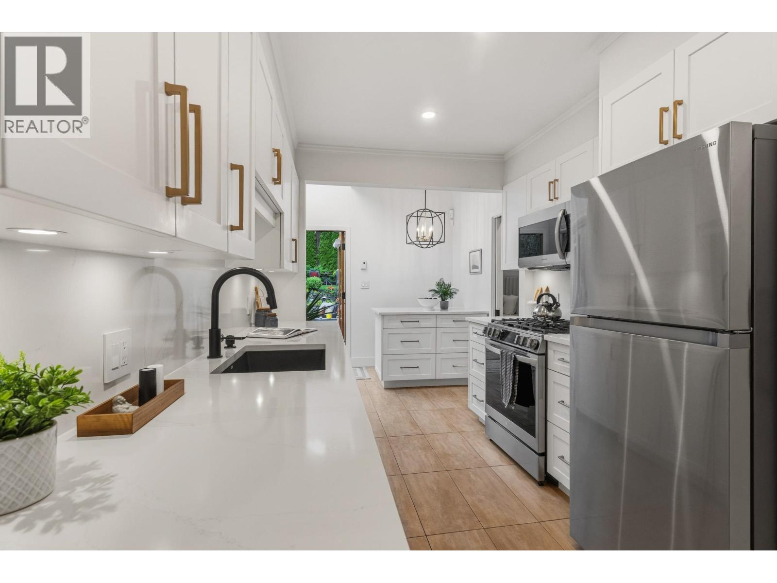 4467 St. George Street, Vancouver, British Columbia  V5V 4A5 - Photo 10 - R3124831
