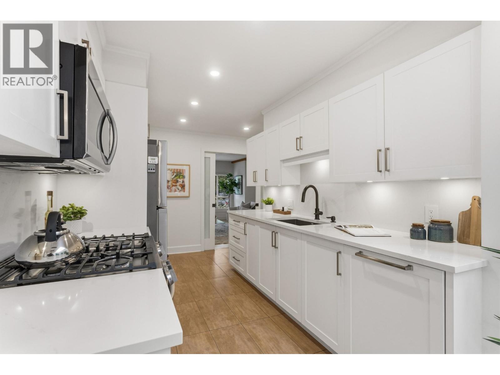 4467 St. George Street, Vancouver, British Columbia  V5V 4A5 - Photo 11 - R3124831