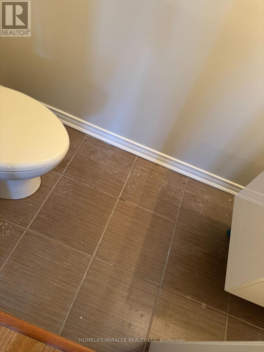 16 - 2441 Greenwich Drive, Oakville, Ontario  L6M 0S3 - Photo 11 - W12988928