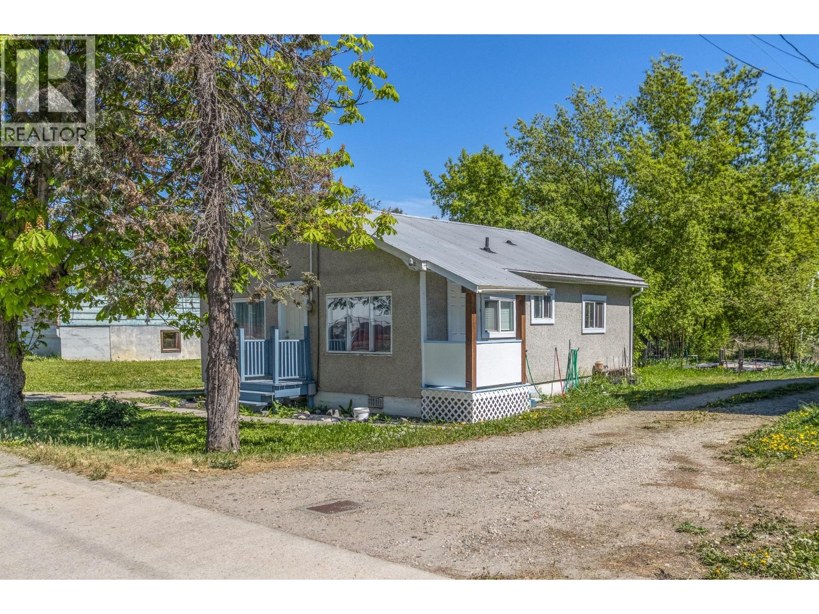 680 10 Street SW, Salmon Arm, British Columbia V1E 1T1 - Photo 1 - 10380636