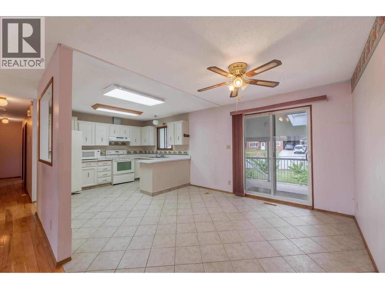 12608 Ganzeveld Avenue, Summerland, British Columbia  V0H 1Z8 - Photo 5 - 10387762