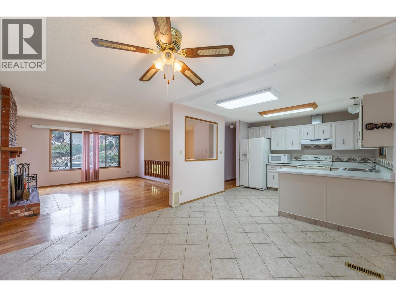 12608 Ganzeveld Avenue, Summerland, British Columbia  V0H 1Z8 - Photo 7 - 10387762