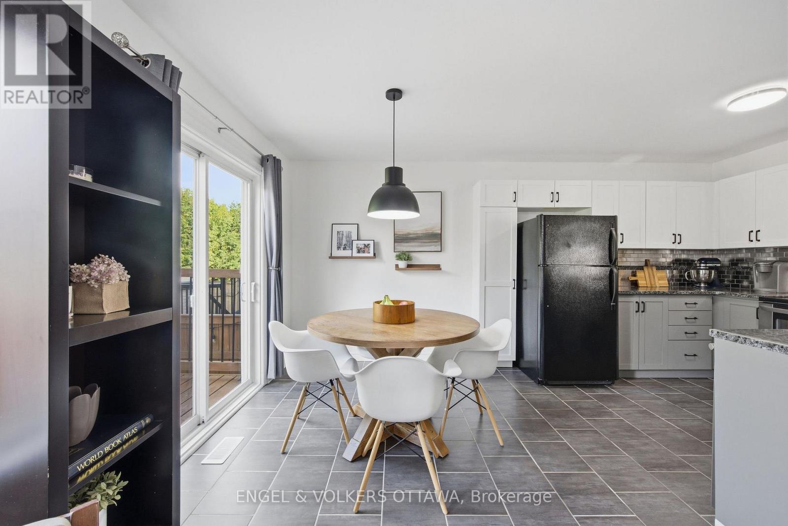 413 Montserrat Street, Ottawa, Ontario  K2S 0L6 - Photo 11 - X13144446
