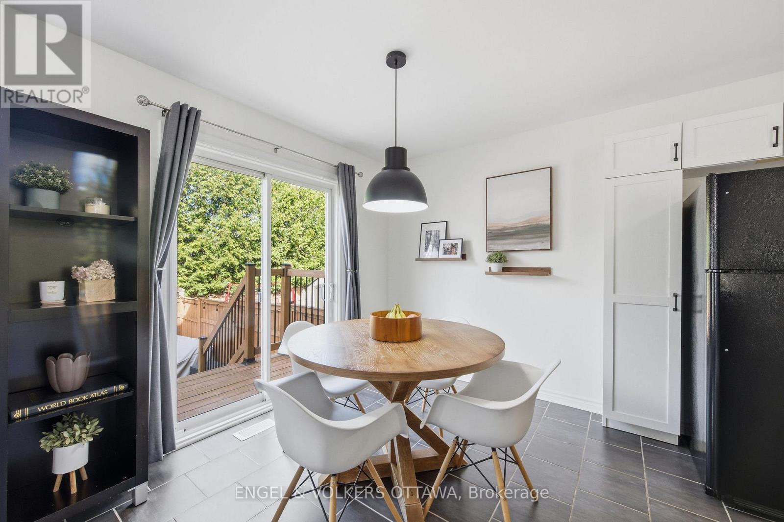 413 Montserrat Street, Ottawa, Ontario  K2S 0L6 - Photo 12 - X13144446
