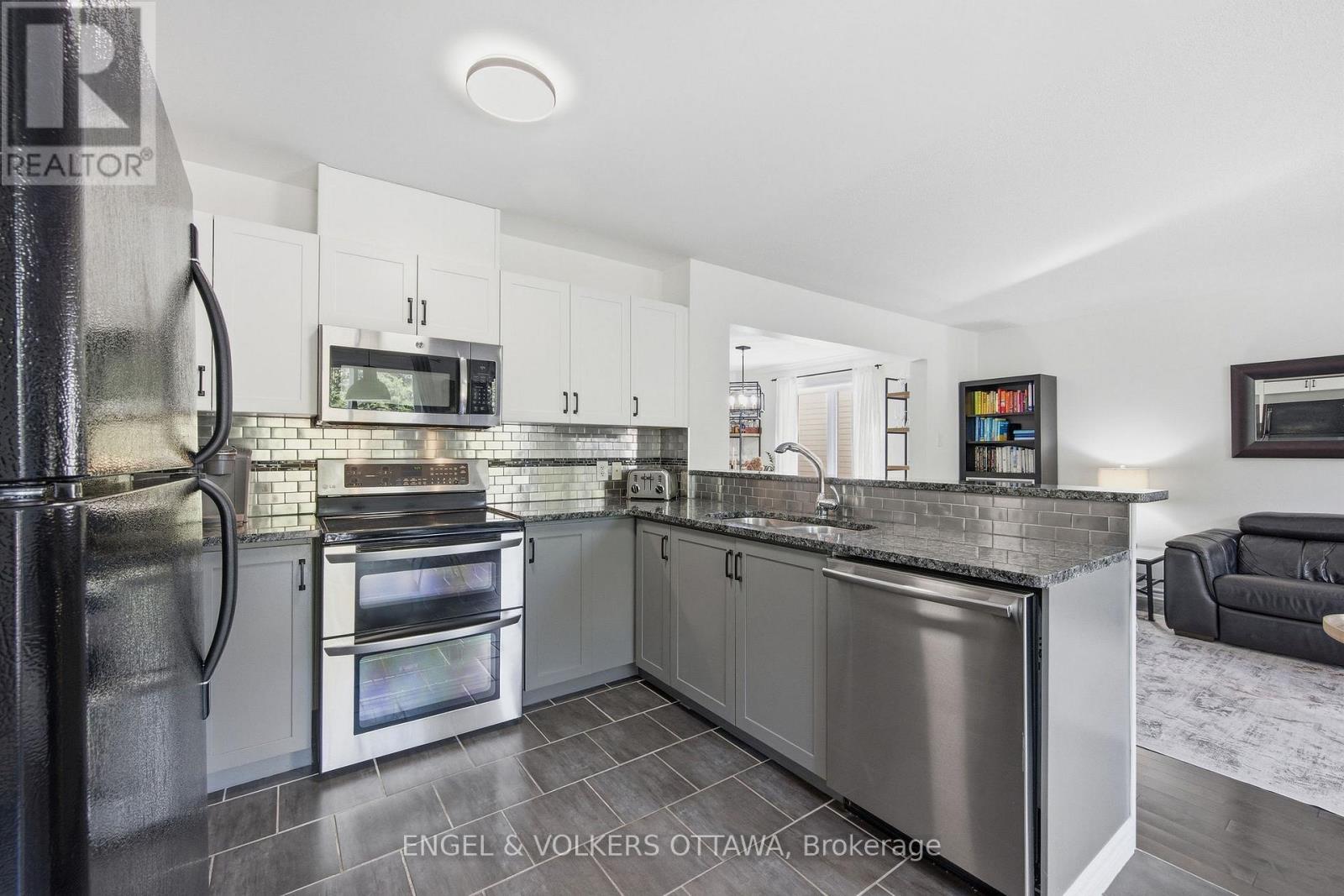 413 Montserrat Street, Ottawa, Ontario  K2S 0L6 - Photo 14 - X13144446