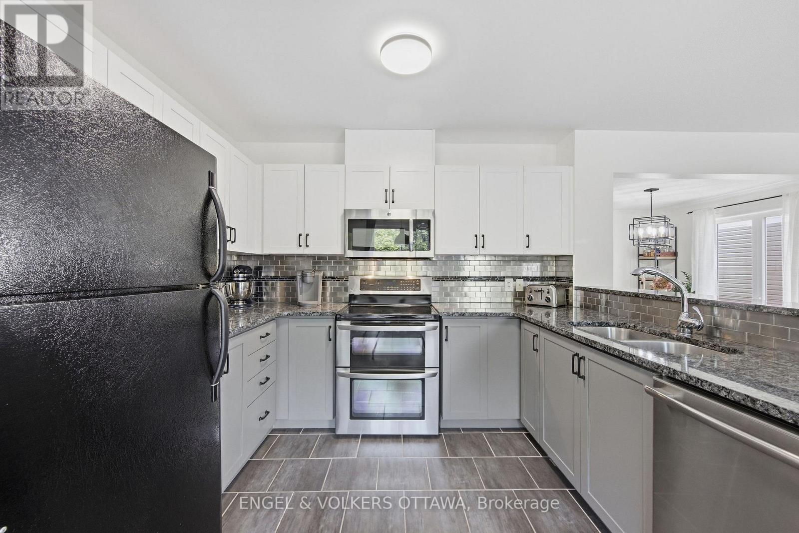 413 Montserrat Street, Ottawa, Ontario  K2S 0L6 - Photo 15 - X13144446