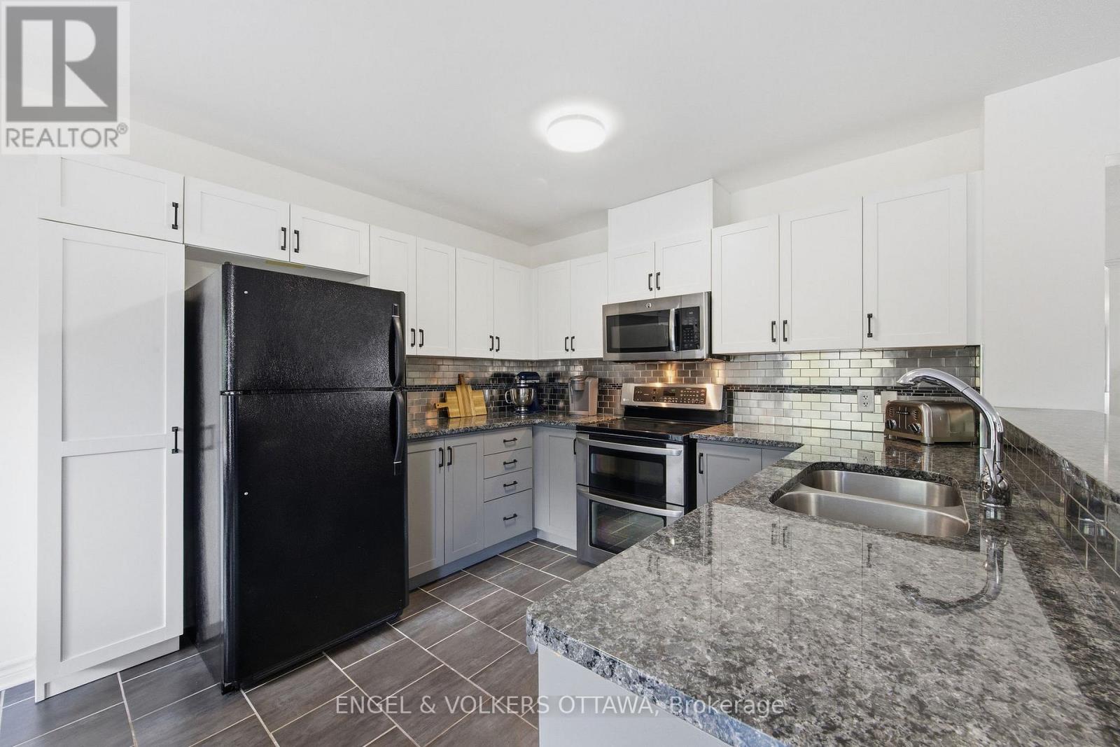 413 Montserrat Street, Ottawa, Ontario  K2S 0L6 - Photo 17 - X13144446