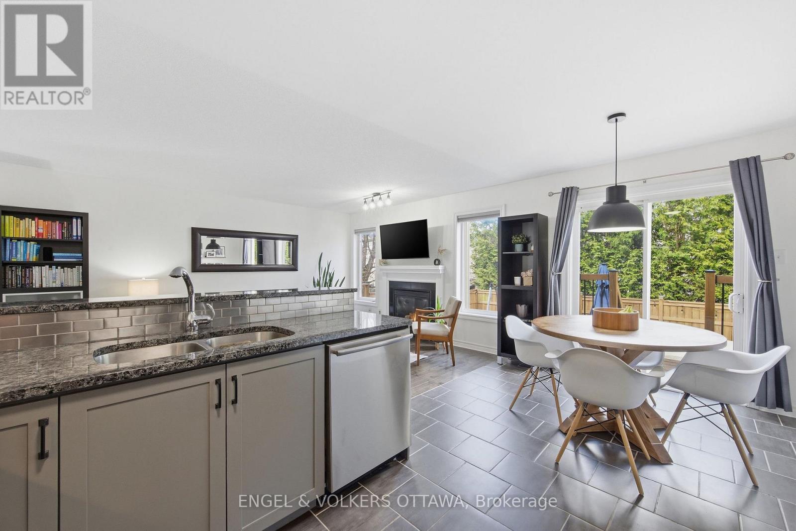 413 Montserrat Street, Ottawa, Ontario  K2S 0L6 - Photo 19 - X13144446