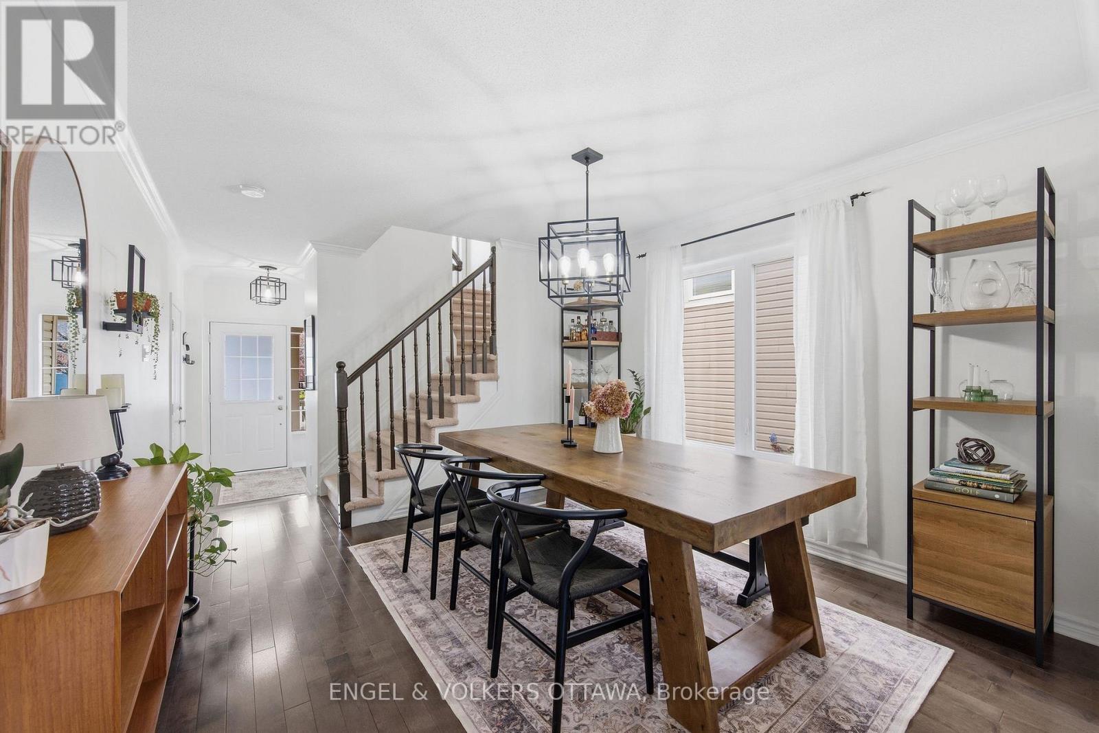 413 Montserrat Street, Ottawa, Ontario  K2S 0L6 - Photo 3 - X13144446