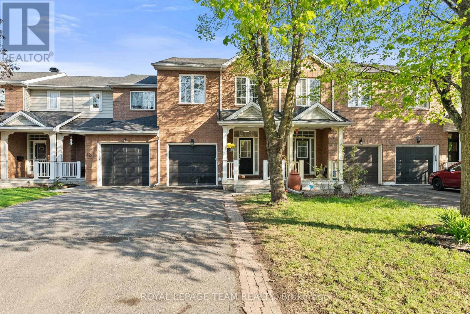 40 MILNER DOWNS CRESCENT, Ottawa, Ontario