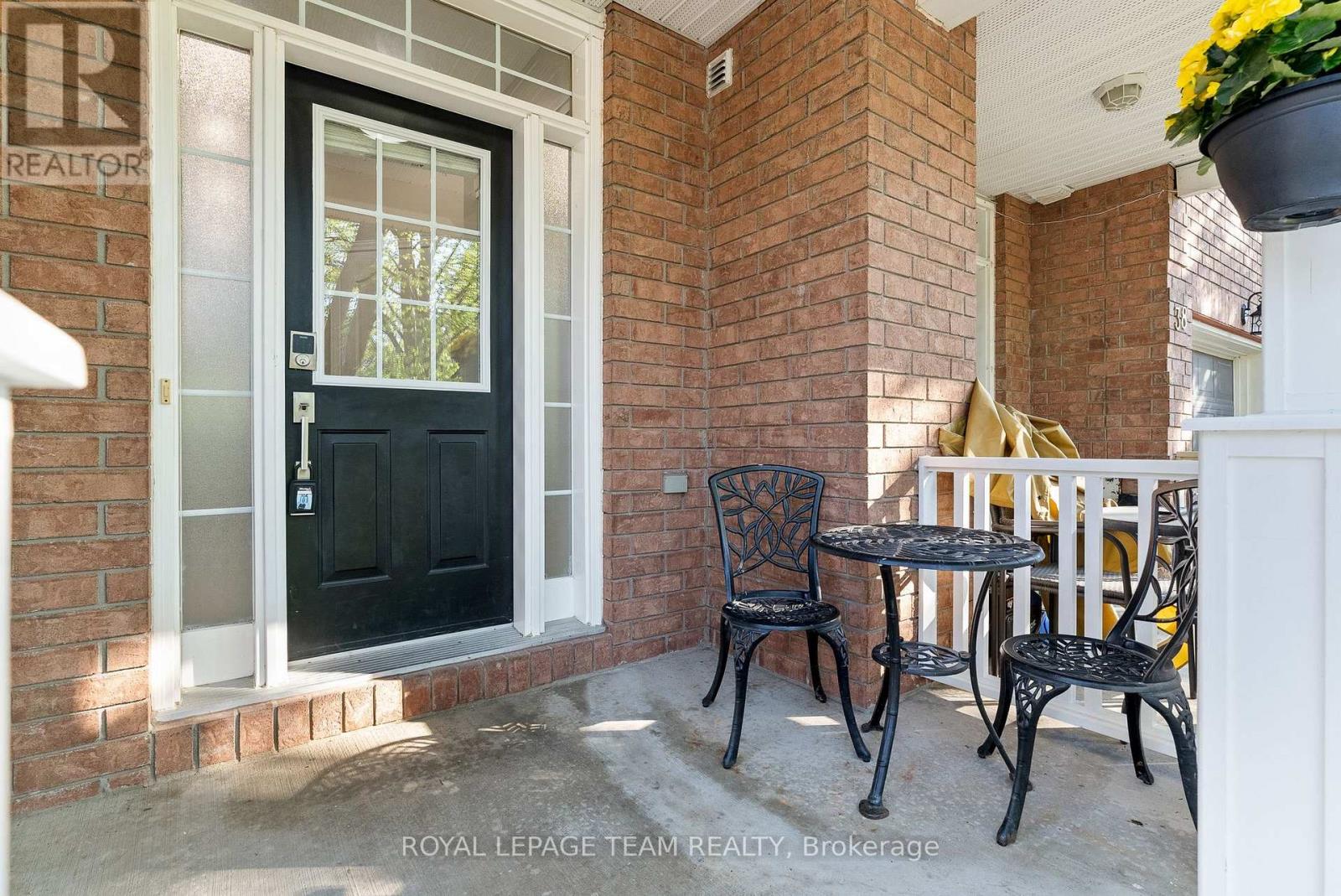 40 Milner Downs Crescent, Ottawa, Ontario  K2M 2S5 - Photo 2 - X13144526