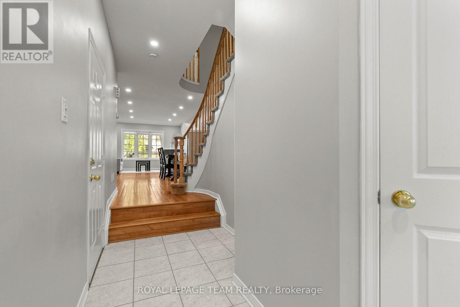 40 Milner Downs Crescent, Ottawa, Ontario  K2M 2S5 - Photo 4 - X13144526