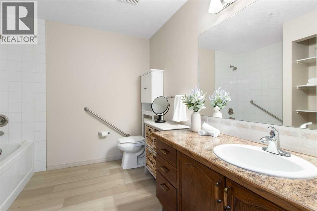 210, 3 Parklane Way, Strathmore, Alberta  T1P 1N6 - Photo 4 - A2305877