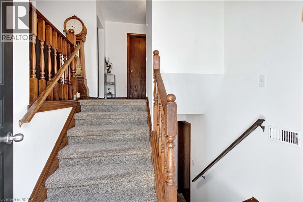 16 Sandlewood Avenue, Brantford, Ontario  N3V 1C6 - Photo 5 - 40824211