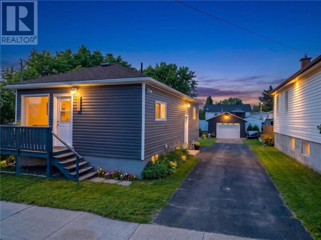 103 Main Street, Chelmsford, Ontario  P0M 1L0 - Photo 2 - 2127791