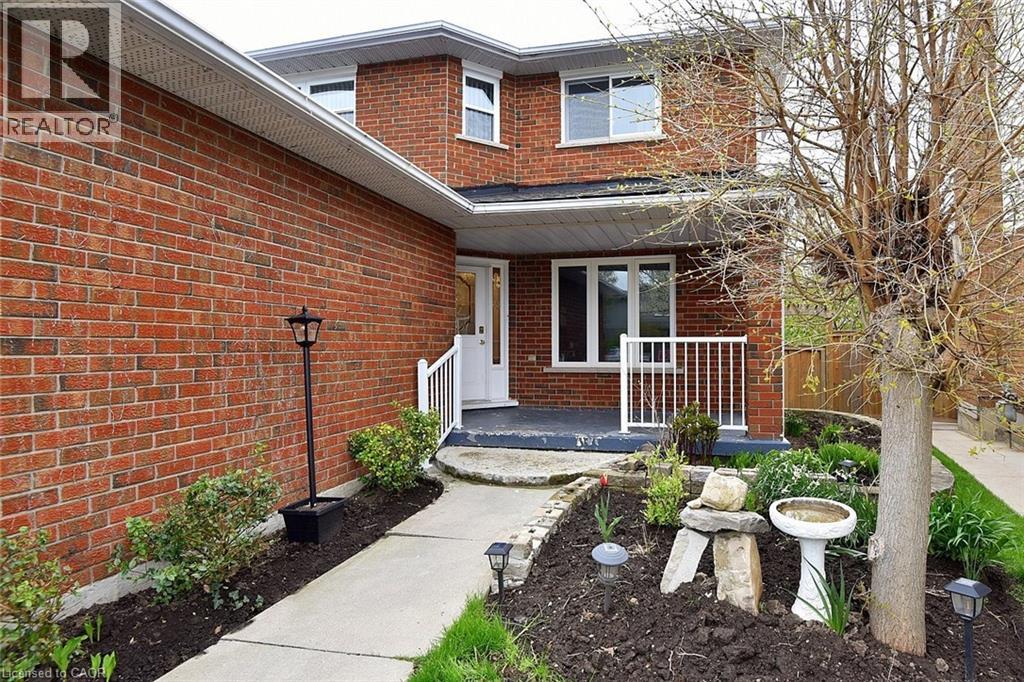 126 Bastille Street, Hamilton, Ontario  L9B 2G9 - Photo 2 - 40830212