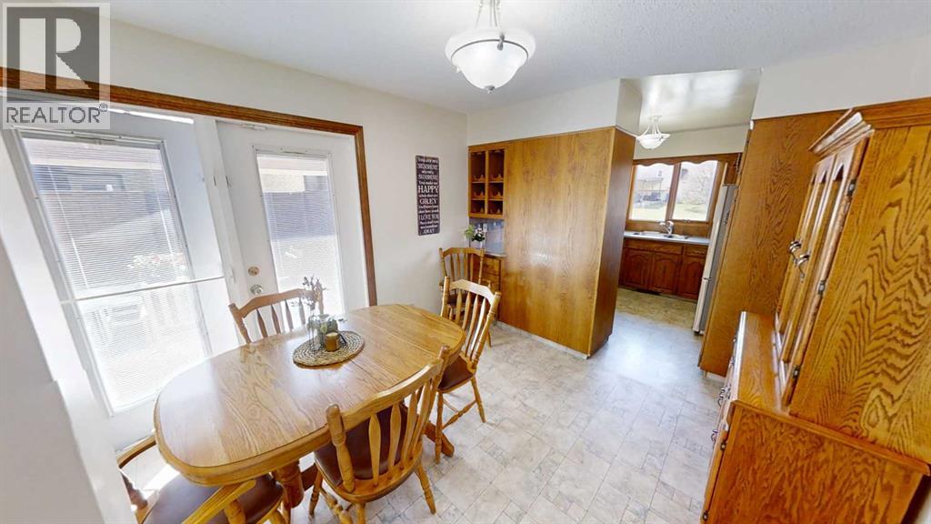 85 Cayuga Crescent W, Lethbridge, Alberta  T1K 5H4 - Photo 3 - A2312494