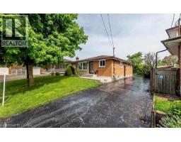 10 SANDLYN Court, Hamilton, Ontario