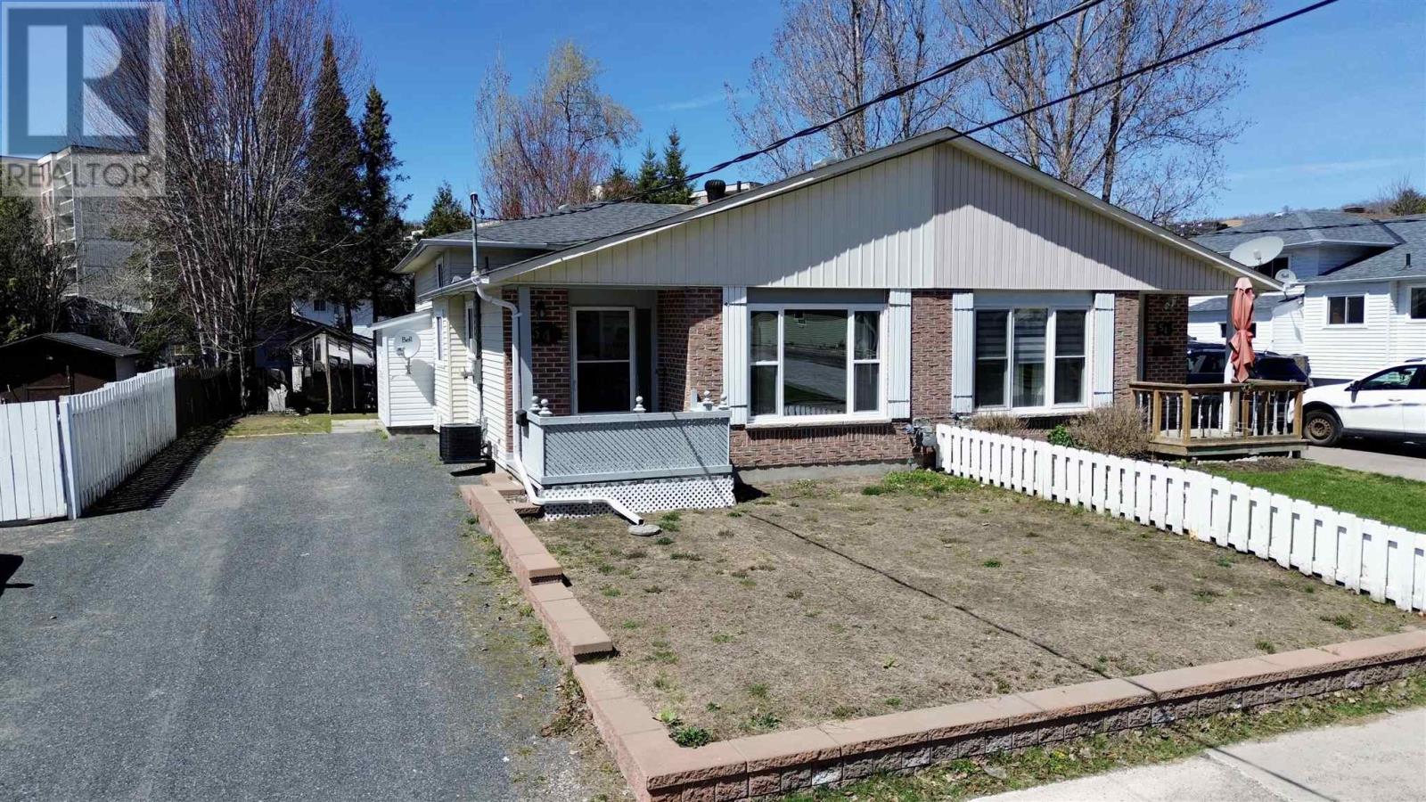 54A Washington CRES, Elliot Lake, Ontario